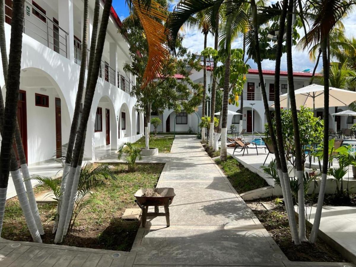 Hotel El Bosque Xaém Exterior foto